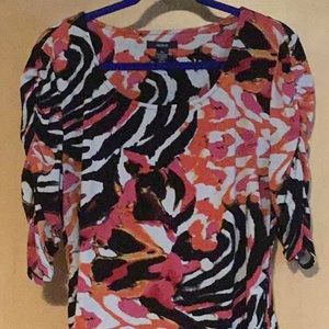 Elbow length sleeved women’s top